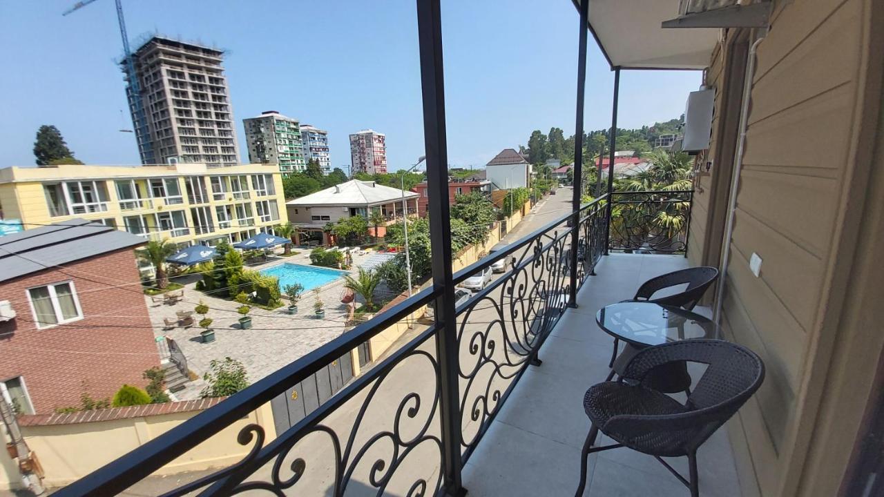 Andrea Villa Batumi Bagian luar foto